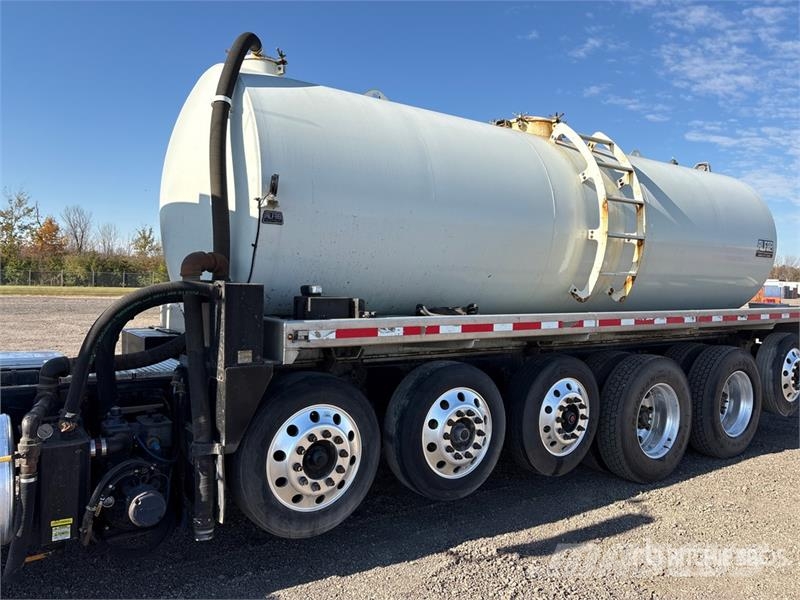 Freightliner SD122 10x4 Tanker Truck Säiliöautot