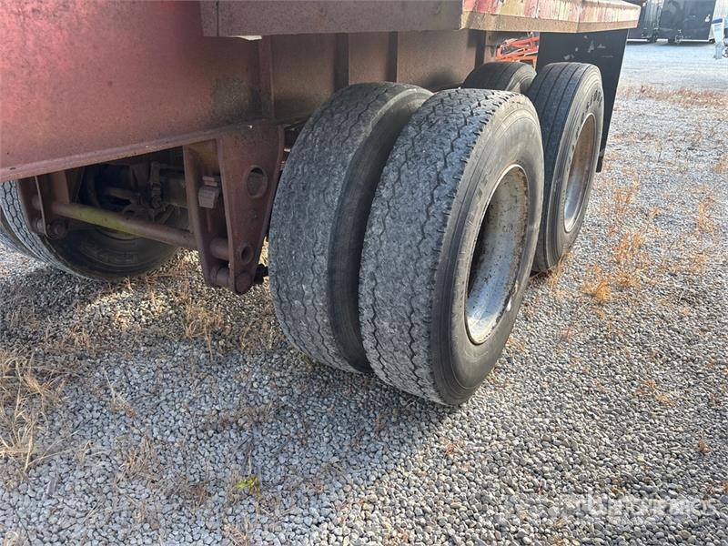 Fruehauf 24 ft T/A Quarter Frame End Dump Trailer Sora- ja kippiperävaunut