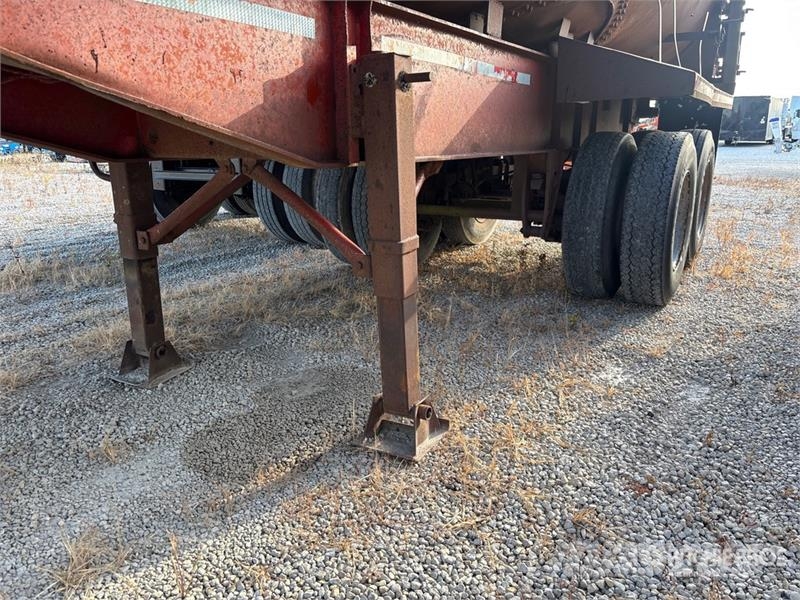 Fruehauf 24 ft T/A Quarter Frame End Dump Trailer Sora- ja kippiperävaunut