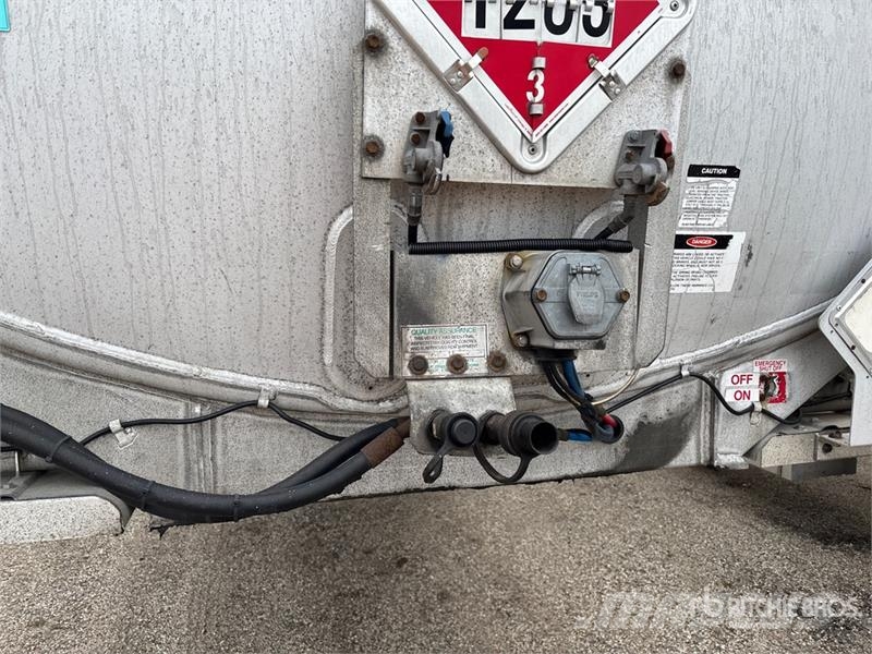 Fruehauf MC306 9500 gal T/A Tanker Trailer Tankanhänger