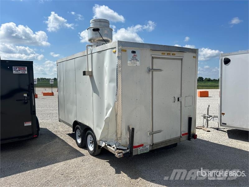 FUD 14 ft T/A Food Concession Trailer مقطورات أخرى