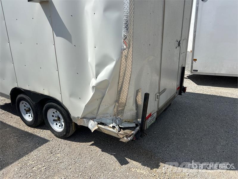 FUD 14 ft T/A Food Concession Trailer مقطورات أخرى