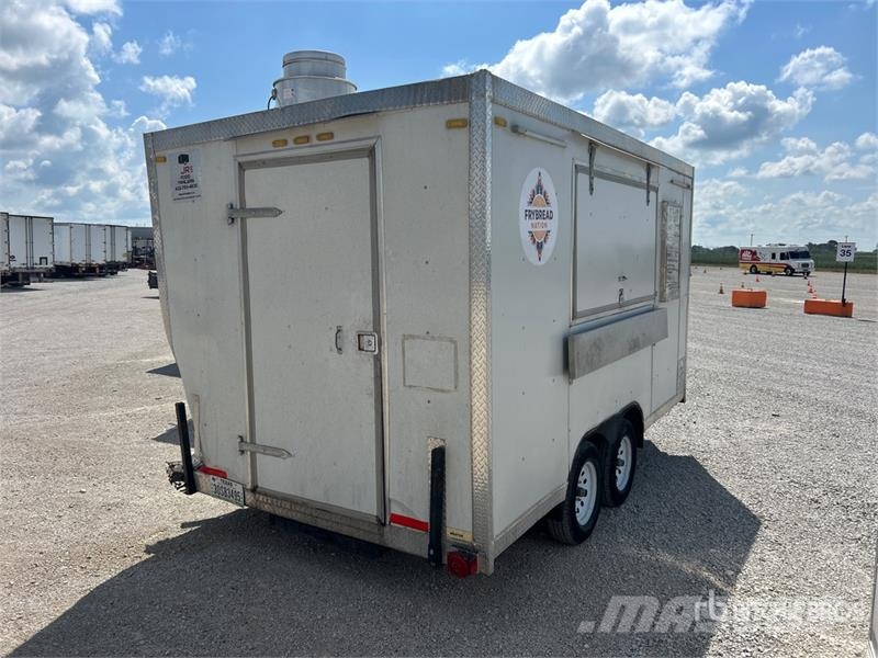 FUD 14 ft T/A Food Concession Trailer مقطورات أخرى