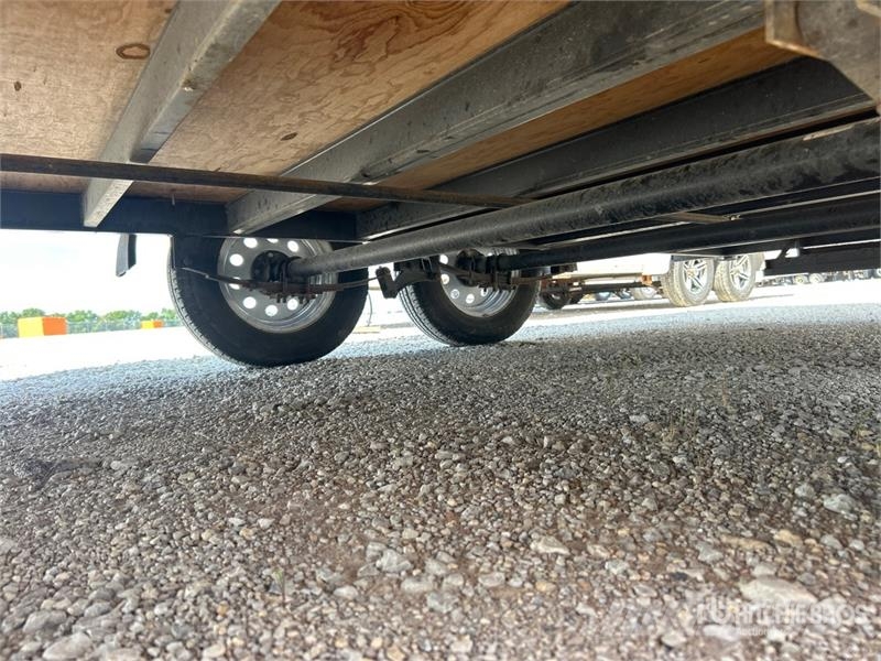 FUD 14 ft T/A Food Concession Trailer مقطورات أخرى