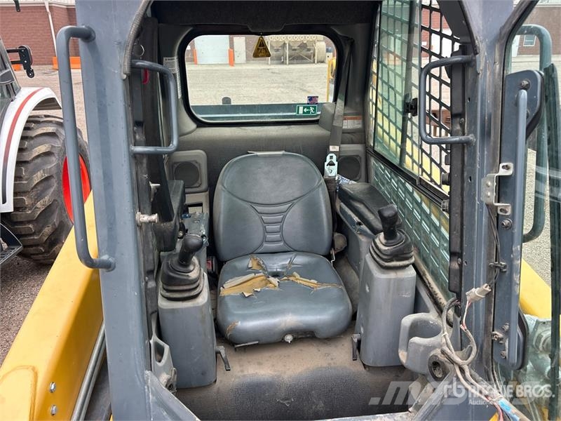 Gehl R220 Mini Pale Gommate