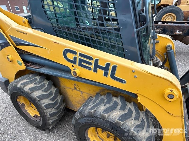 Gehl R220 Mini Pale Gommate