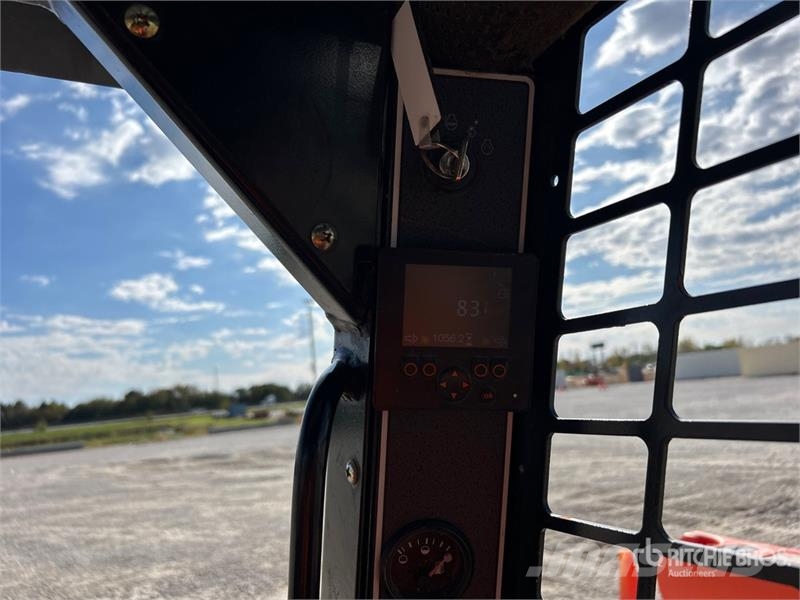 Gehl RT105 Two-Speed Compact Track Loader Skid steer loaders