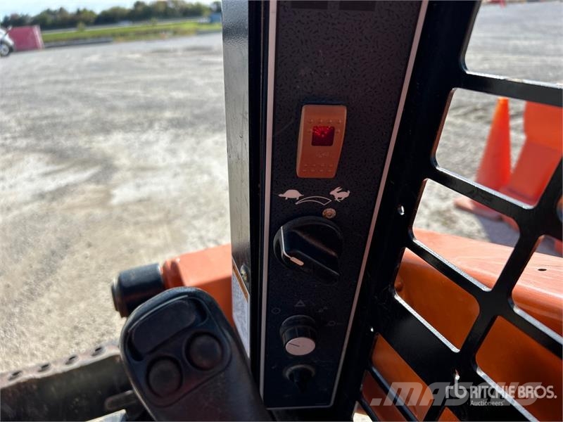 Gehl RT105 Two-Speed Compact Track Loader Skid steer loaders