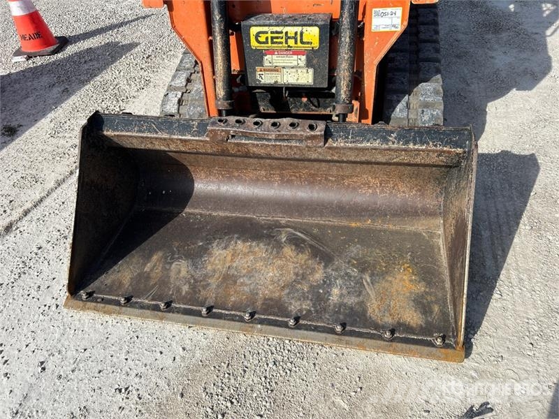 Gehl RT105 Two-Speed Compact Track Loader Skid steer loaders