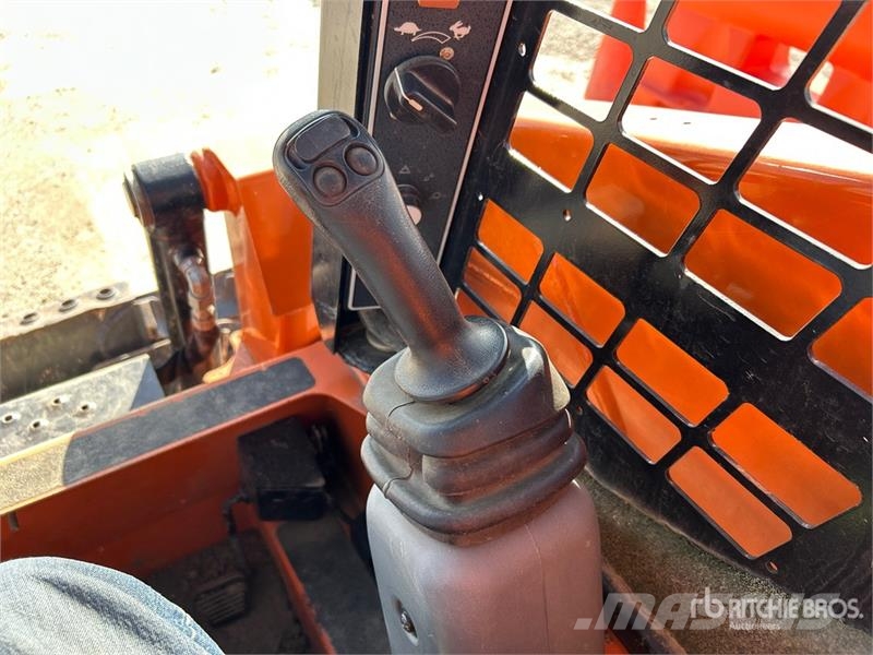 Gehl RT105 Two-Speed Compact Track Loader Skid steer loaders
