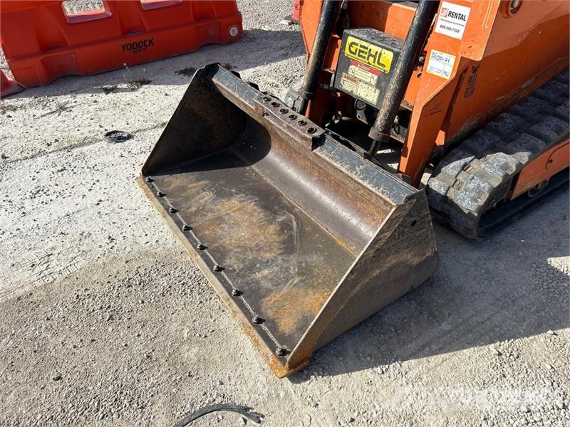 Gehl RT105 Two-Speed Compact Track Loader Skid steer loaders