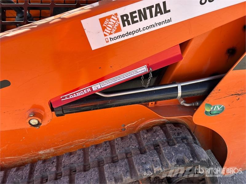 Gehl RT105 Two-Speed Compact Track Loader Skid steer loaders
