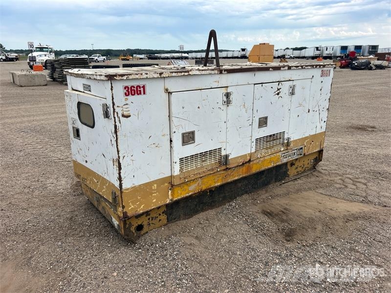 Generac 1742-S 36 kW Skid-Mounted Generator Set Naftové generátory