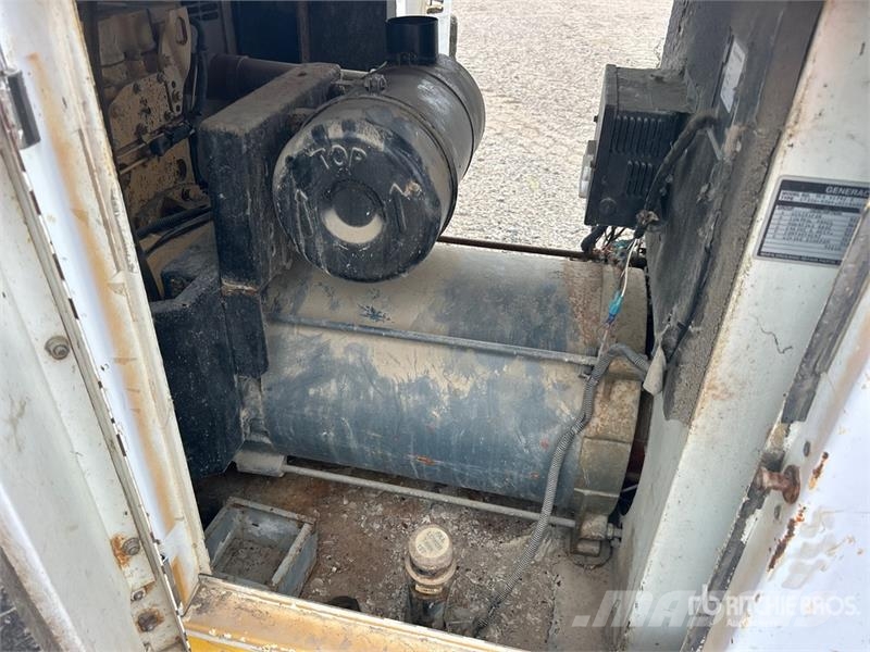 Generac 1742-S 36 kW Skid-Mounted Generator Set Naftové generátory