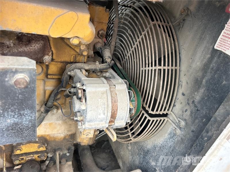 Generac 1742-S 36 kW Skid-Mounted Generator Set Naftové generátory