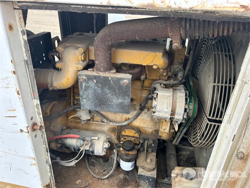 Generac 1742-S 36 kW Skid-Mounted Generator Set Naftové generátory