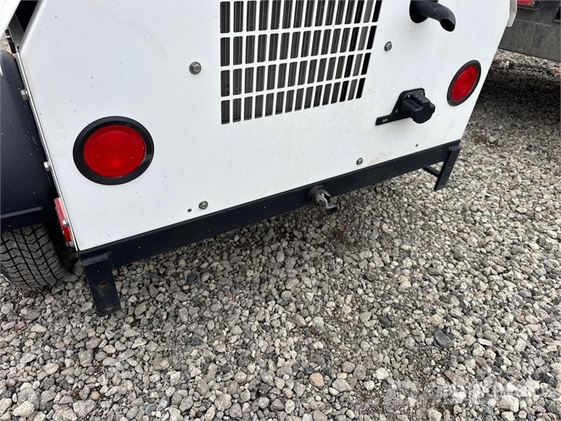 Generac 8 kW Light Tower Fénytornyok