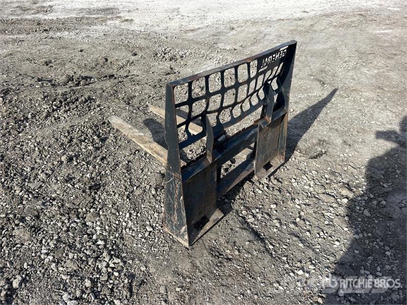General 48 in Skid Steer Forks Fourche