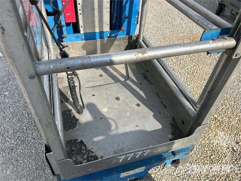 Genie GR-20 Vertical Mast Lift Vertikálne stĺpové výťahy