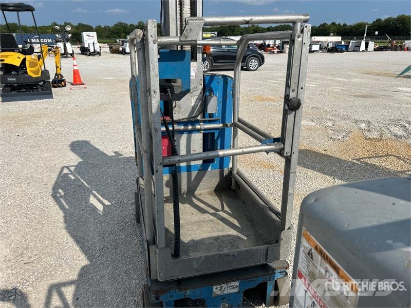 Genie GR-20 Vertical Mast Lift Vertikálne stĺpové výťahy