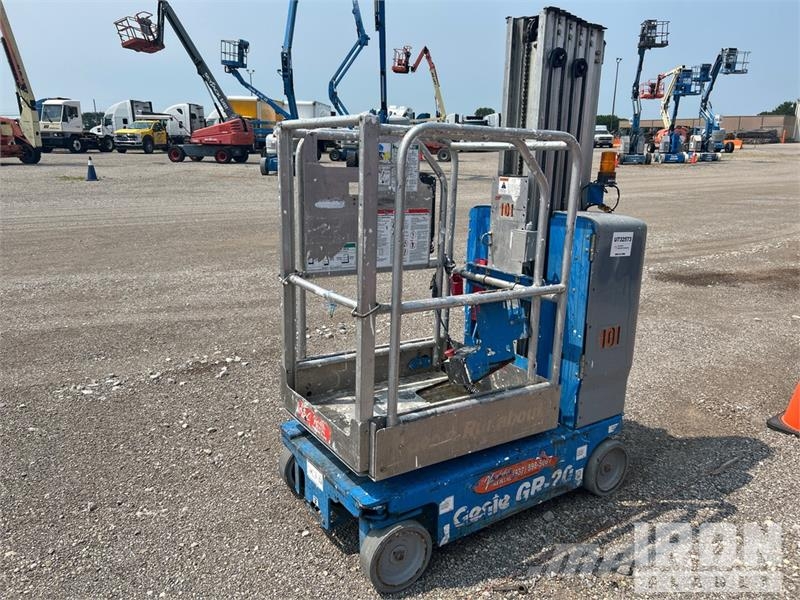 Genie GR-20 Vertical Mast Lift Vertikalna dvigala