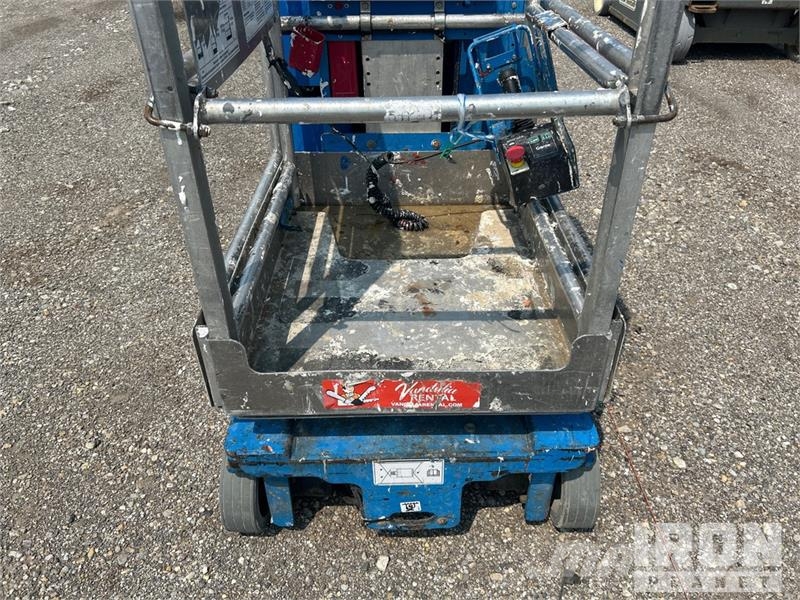 Genie GR-20 Vertical Mast Lift Vertikalna dvigala