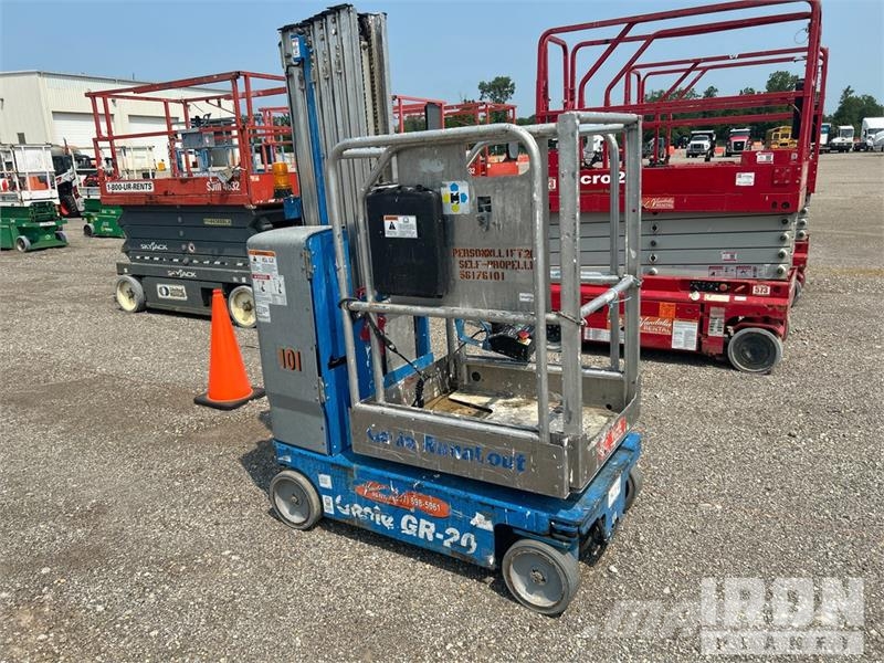Genie GR-20 Vertical Mast Lift Vertikalna dvigala