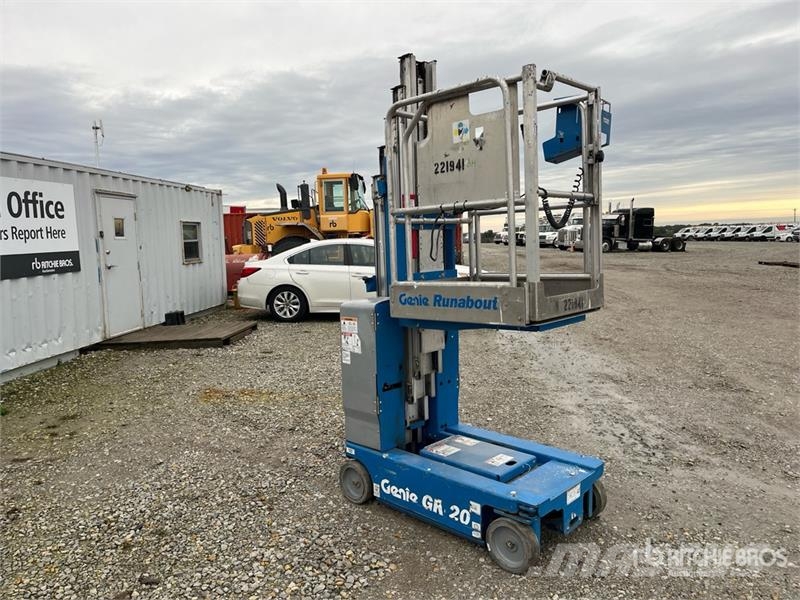 Genie GR-20 Vertical Mast Lift Used Personnel lifts and access elevators