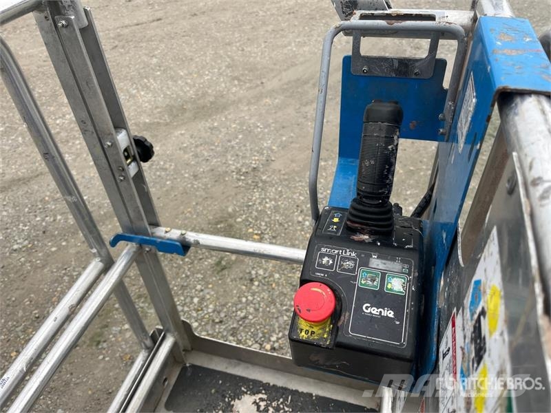Genie GR-20 Vertical Mast Lift Used Personnel lifts and access elevators