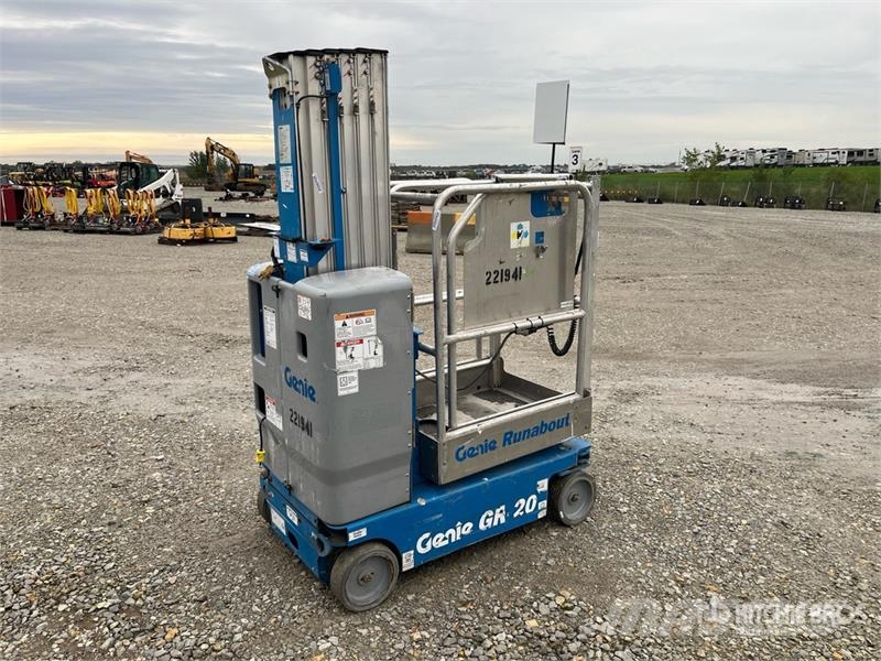 Genie GR-20 Vertical Mast Lift Used Personnel lifts and access elevators