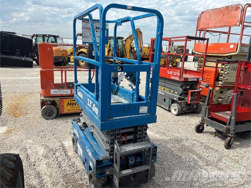 Genie GS-1330 Electric Scissor Lift Scissor lifts