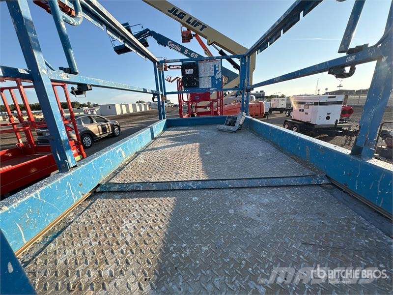 Genie GS-3369RT Škarjaste dvižne ploščadi