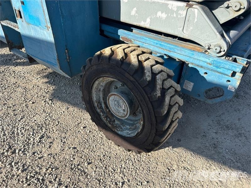 Genie GS-3384 4x4 Diesel Scissor Lift Käärtõstukid