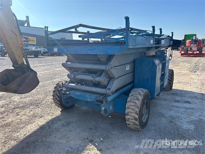 Genie GS-3384 4x4 Diesel Scissor Lift Käärtõstukid