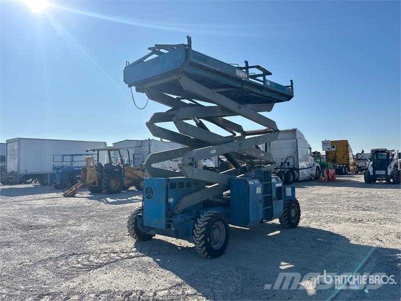 Genie GS-3384 4x4 Diesel Scissor Lift Käärtõstukid