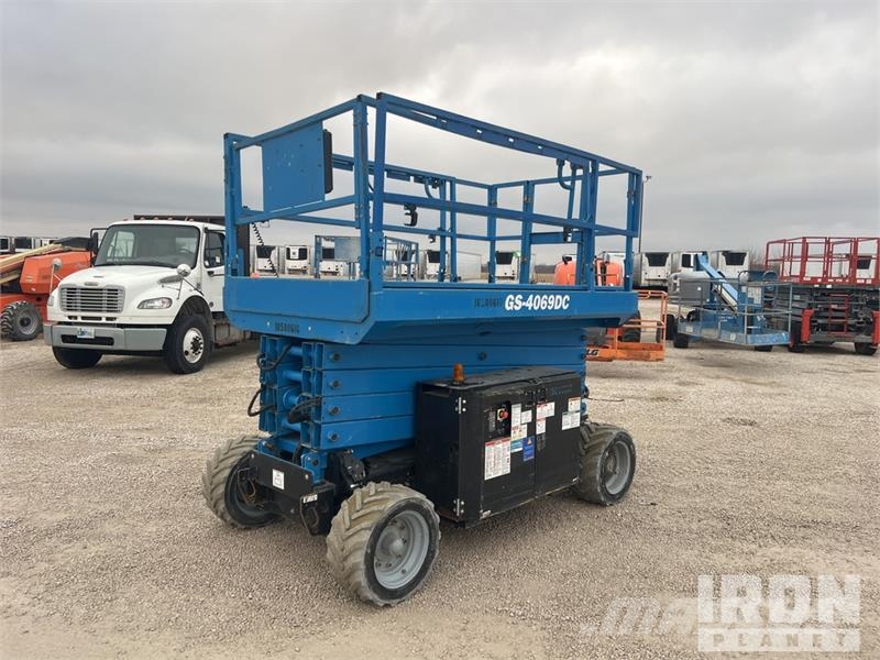Genie GS-4069DC Electric Scissor Lift Škarjaste dvižne ploščadi