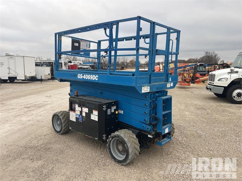 Genie GS-4069DC Electric Scissor Lift Škarjaste dvižne ploščadi