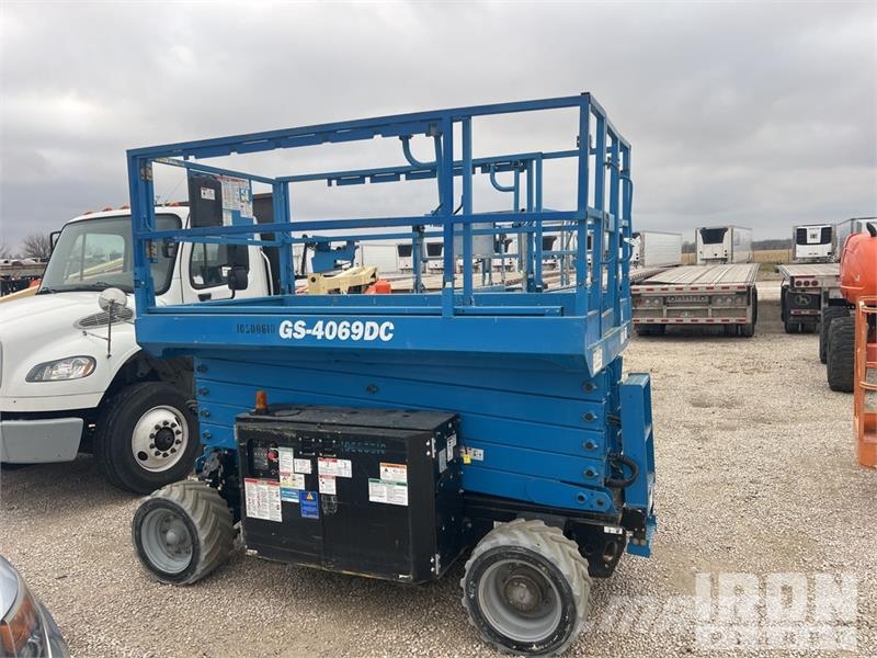 Genie GS-4069DC Electric Scissor Lift Škarjaste dvižne ploščadi