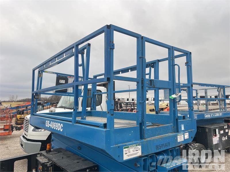 Genie GS-4069DC Electric Scissor Lift Škarjaste dvižne ploščadi