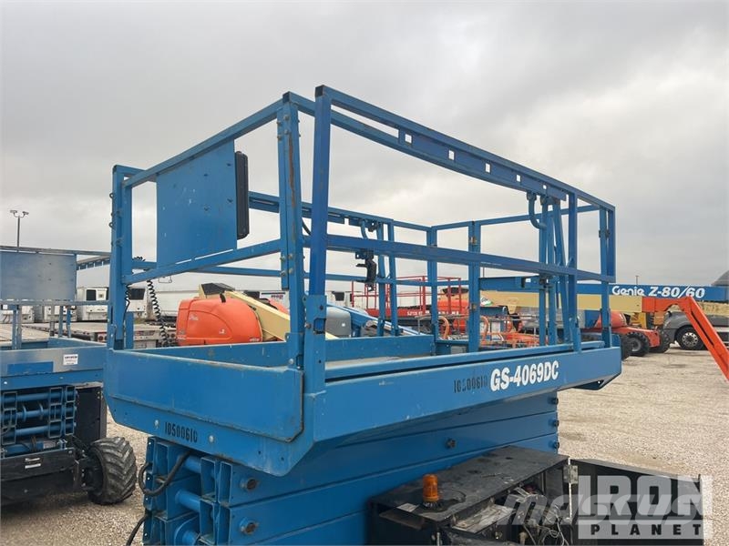 Genie GS-4069DC Electric Scissor Lift Škarjaste dvižne ploščadi