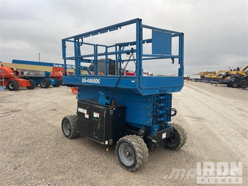 Genie GS-4069DC Electric Scissor Lift Škarjaste dvižne ploščadi