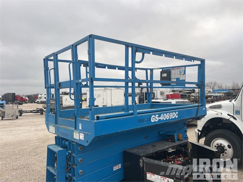 Genie GS-4069DC Electric Scissor Lift Škarjaste dvižne ploščadi