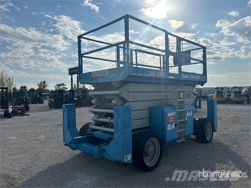 Genie GS-5390 4x4 Gasoline Scissor Lift シザースリフト