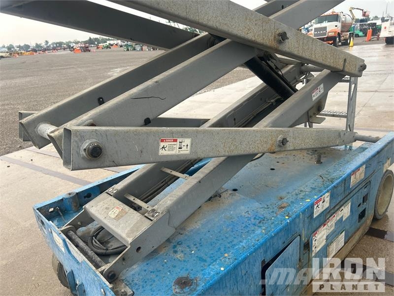 Genie GS2646 Electric Scissor Lift Škarjaste dvižne ploščadi