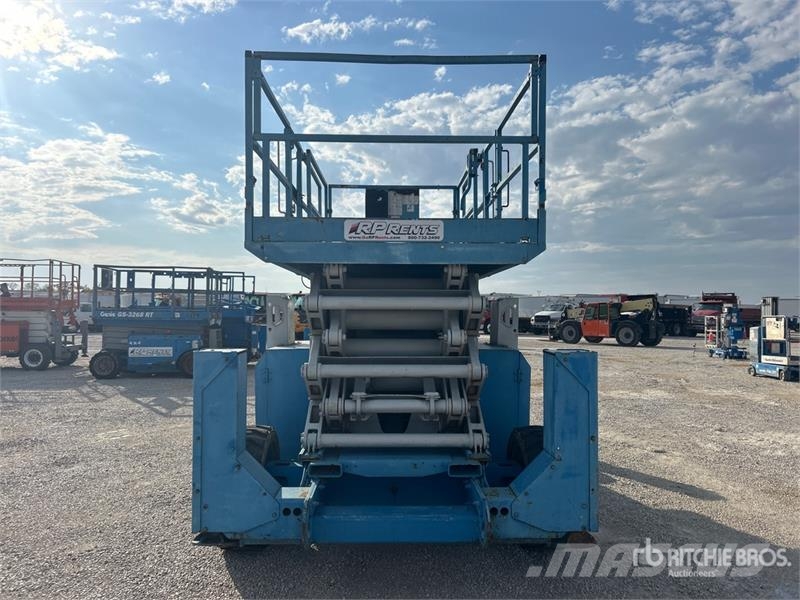 Genie GS5390RT 4x4 Gasoline Scissor Lift Scissor lifts
