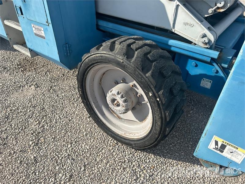 Genie GS5390RT 4x4 Gasoline Scissor Lift Scissor lifts