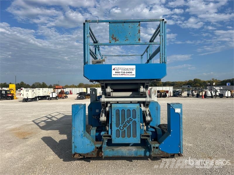 Genie GS5390RT 4x4 Gasoline Scissor Lift Scissor lifts