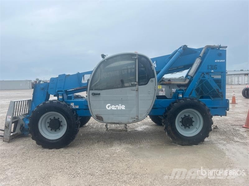 Genie GTH-844 Chariot télescopique