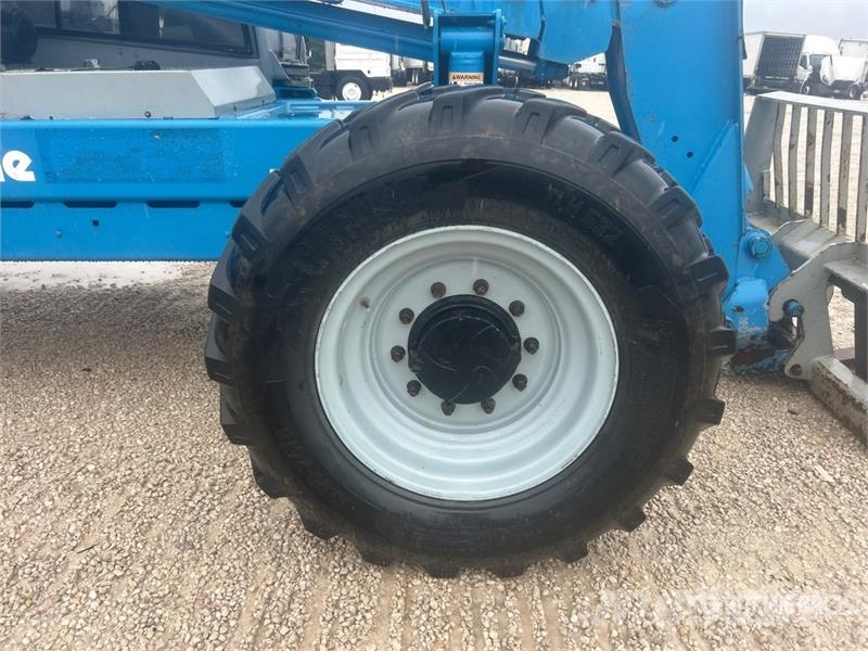 Genie GTH-844 Chariot télescopique