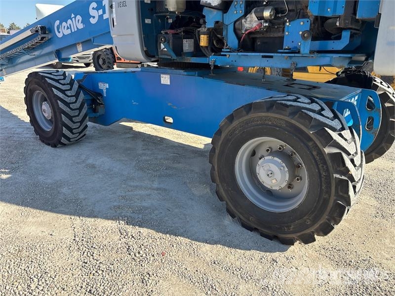 Genie S-125 4WD Diesel Telescopic Boom Lift 伸縮臂高空作業車